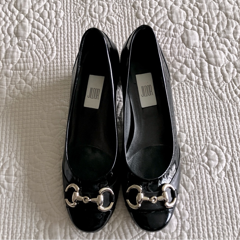 EUC Jildor Made in Italy black leather/patent leather pump w/horsebit buckle